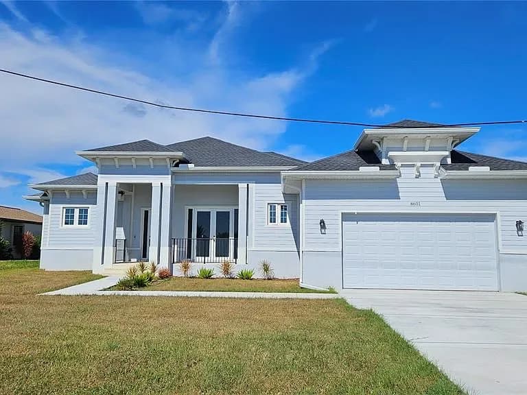 8601 Calumet Blvd, Port Charlotte — Exterior view of 19 Gingerwood Dr Homosassa home